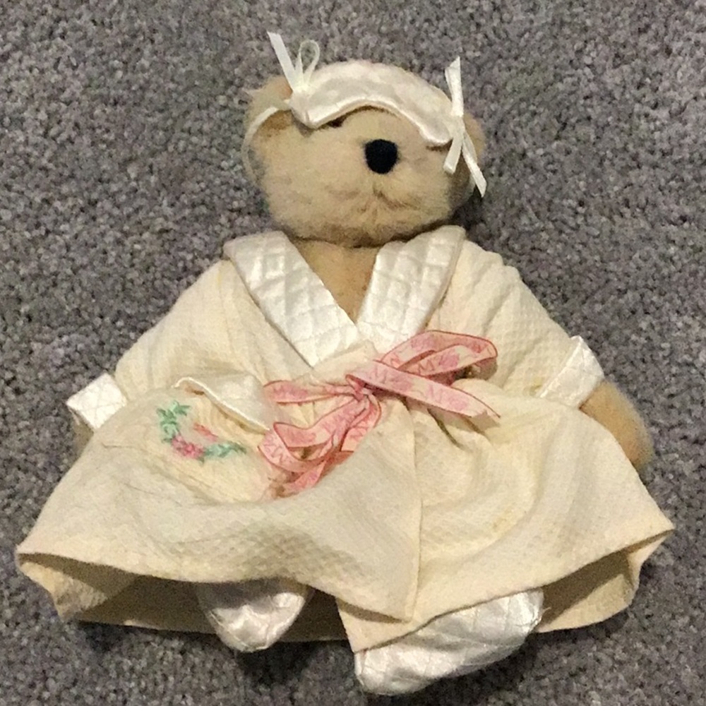 Muffy Vanderbear In Robe